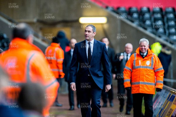 091217 - Swansea City v West Bromwich Albion, Premier League - Manager of Swansea City, Paul Clement arrives at the Stadium ahead of the game 