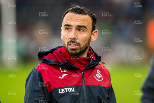 091217 - Swansea City v West Bromwich Albion, Premier League - Swansea City Player/Coach, Leon Britton looks on ahead of the game 