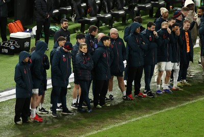 110126 - Swansea City v West Bromwich Albion - FA Cup Third Round - Swansea City Manager Vitor Matos watches the penalties from behind the bench
