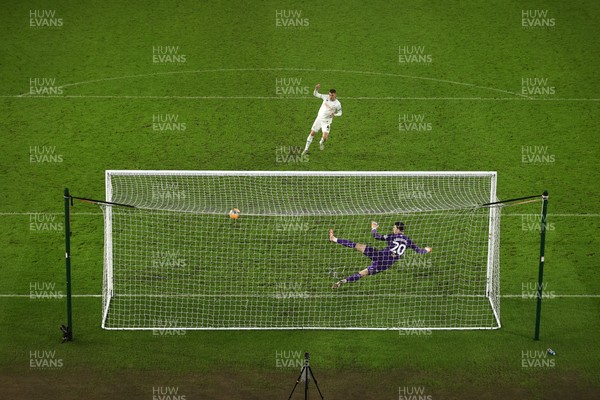 110126 - Swansea City v West Bromwich Albion - FA Cup Third Round - Jay Fulton of Swansea City scores a goal in the penalty shoot out