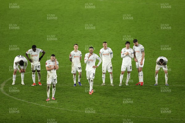 110126 - Swansea City v West Bromwich Albion - FA Cup Third Round - Dejected Swansea at full time