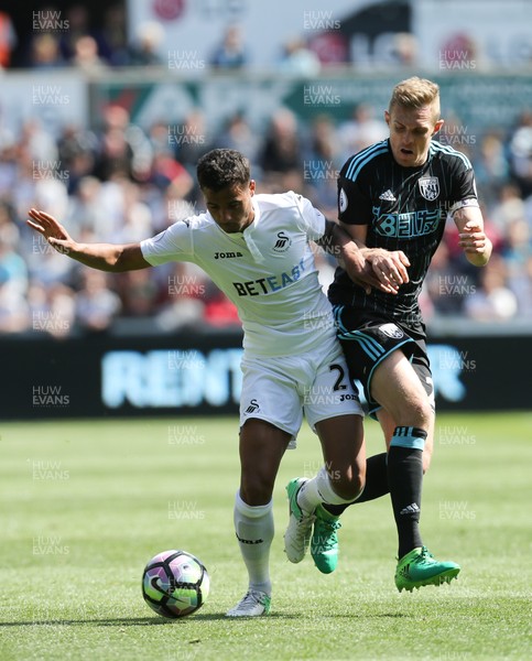 210517 - Swansea City v West Bromwich Albion, Premier League - Kyle Naughton of Swansea City takes on Darren Fletcher of West Bromwich Albion