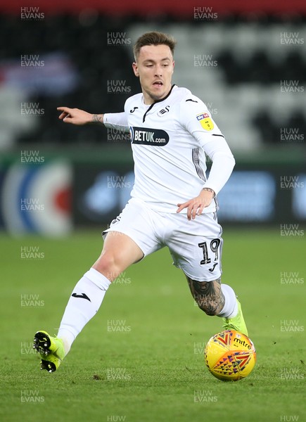 281118 - Swansea City v West Bromwich Albion - SkyBet Championship - Barrie McKay of Swansea City