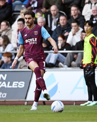 171026 - Swansea City v West Ham United - Sky Bet Championship - Arne Engels of West Ham
