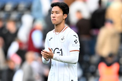 171026 - Swansea City v West Ham United - Sky Bet Championship - Eom Ji-Sung of Swansea City dejected at full time