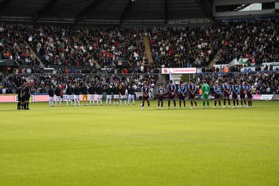 171026 - Swansea City v West Ham United - Sky Bet Championship - Both sides hold a minutes silence for the Aberfan disaster 