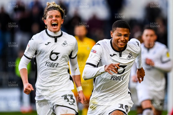 180120 - Swansea City v Wigan Athletic, SkyBet Championship - Rhian Brewster of Swansea City Celebrates his goal
