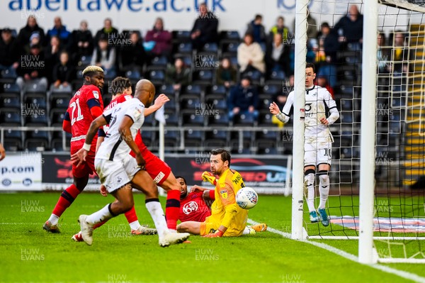 180120 - Swansea City v Wigan Athletic, SkyBet Championship - Swansea fail to finish as the ball nears the line 