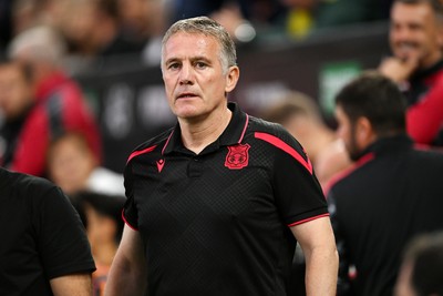 050926 - Swansea City v Wrexham - Sky Bet Championship - Phil Parkinson, Wrexham Manager