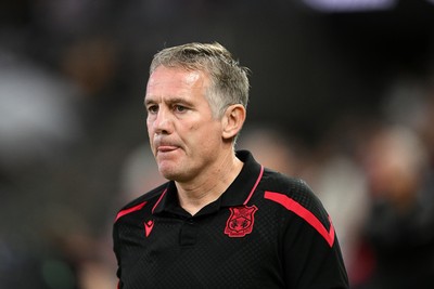 050926 - Swansea City v Wrexham - Sky Bet Championship - Phil Parkinson, Wrexham Manager