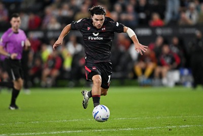 050926 - Swansea City v Wrexham - Sky Bet Championship - Callum O'Hare of Wrexham runs in on goal