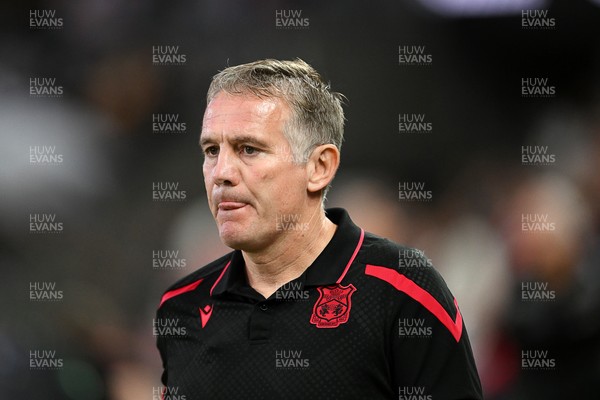 050926 - Swansea City v Wrexham - Sky Bet Championship - Phil Parkinson, Wrexham Manager