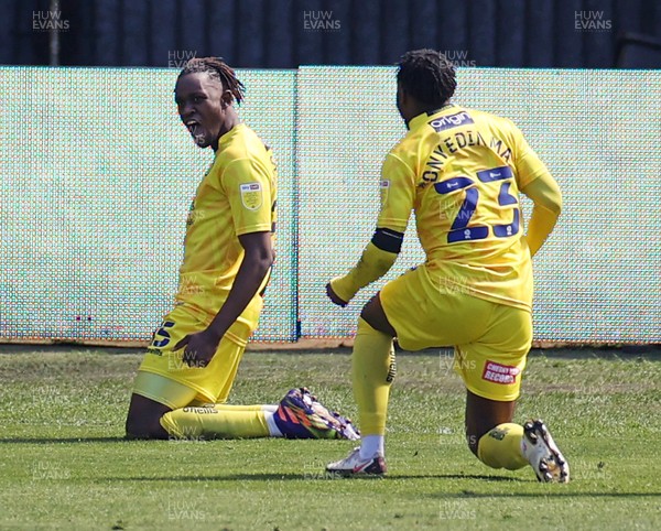 170421 - Swansea City - Wycombe Wanderers - SkyBet Championship - Admiral Muskwe of Wycombe Wanderers celebrates scoring a goal