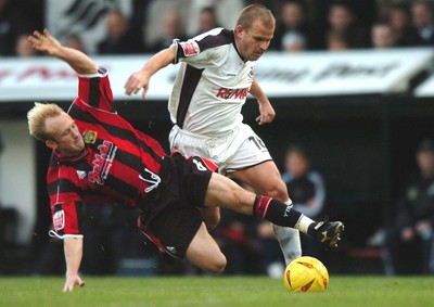 010105 - Swansea City v Yeovil Town - Swansea's Andy Robinson pushes Darren Way from his path