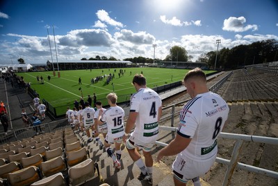 101026 Swansea RFC v Ebbw Vale, Super Rugbi Cymru - Swansea make their way to the pitch for the start of the match