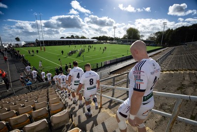 101026 Swansea RFC v Ebbw Vale, Super Rugbi Cymru - Swansea make their way to the pitch for the start of the match