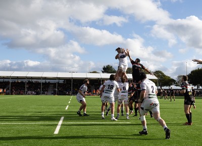 101026 Swansea RFC v Ebbw Vale, Super Rugbi Cymru - Swansea and Ebbw Vale contest a line out