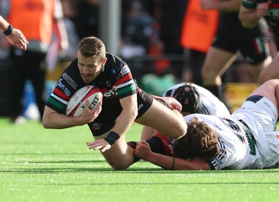 101026 Swansea RFC v Ebbw Vale, Super Rugbi Cymru - Jon Evans of Ebbw Vale is tackled