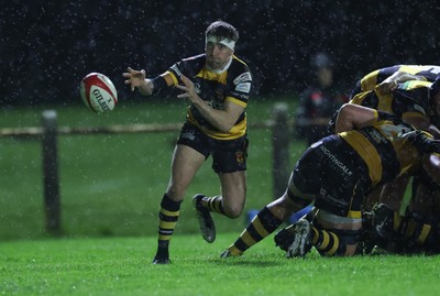 021025 - Swansea RFC v Newport RFC, Super Rygbi Cymru - Dafydd Buckland of Newport feeds the ball out