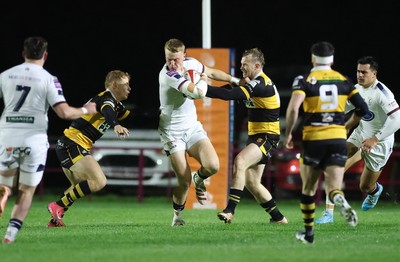 021025 - Swansea RFC v Newport RFC, Super Rygbi Cymru - Lewis Edwards of Swansea  breaks away