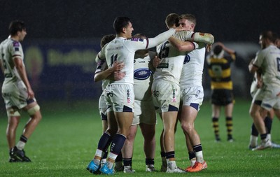 021025 - Swansea RFC v Newport RFC, Super Rygbi Cymru - Swansea players celebrate on the final whistle