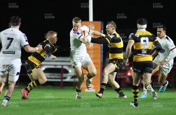 021025 - Swansea RFC v Newport RFC, Super Rygbi Cymru - Lewis Edwards of Swansea  breaks away