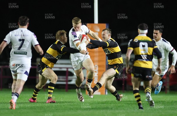 021025 - Swansea RFC v Newport RFC, Super Rygbi Cymru - Lewis Edwards of Swansea  breaks away