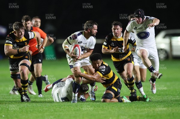 021025 - Swansea RFC v Newport RFC, Super Rygbi Cymru - Joe Thomas of Swansea looks to offload