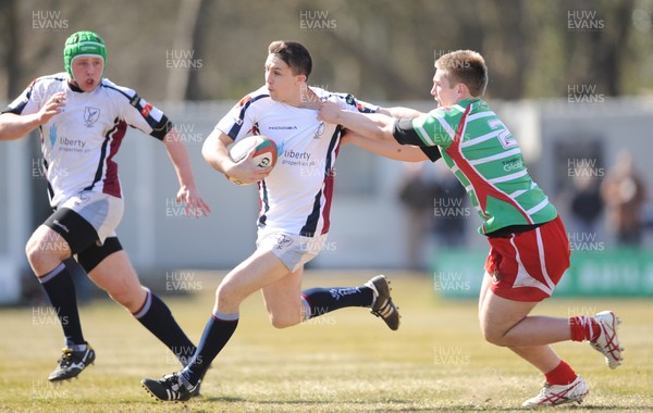 060413 - Swansea v Llandovery - Principality Premiership -Richard Williams of Swansea gets past Thomas Ball of Llandovery 