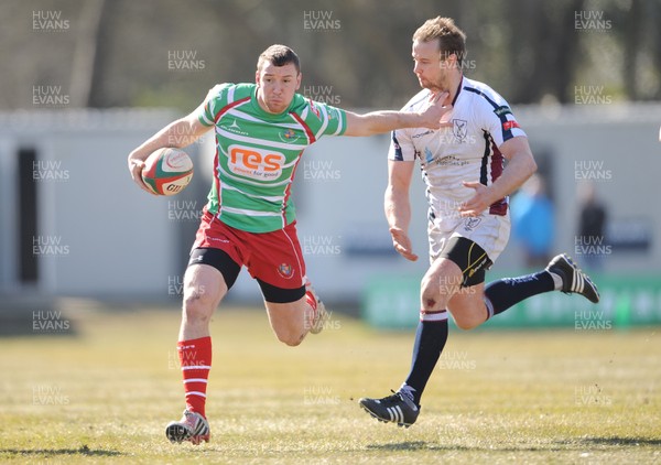 060413 - Swansea v Llandovery - Principality Premiership -Adam Warren of Llandovery gets past Chris Shelmerdile of Swansea 