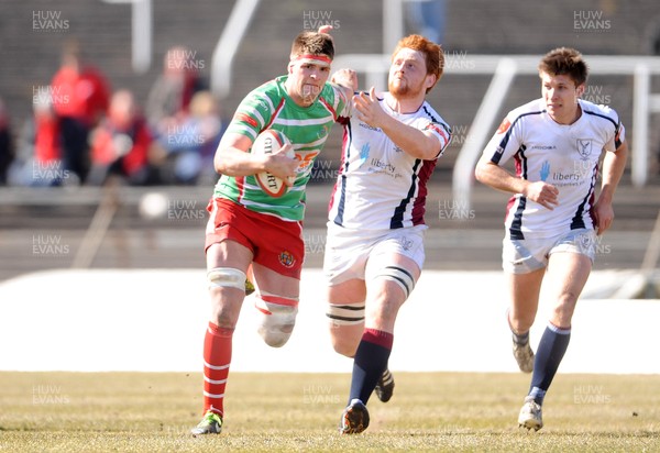 060413 - Swansea v Llandovery - Principality Premiership -Phillip Day of Llandovery gets past Dan Baker of Swansea 