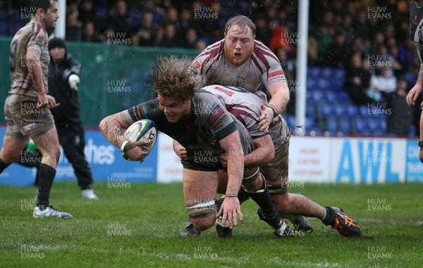 090116 - Swansea RFC v Pontypridd - SWALEC Cup - Henri Barnes of Pontypridd scores a try