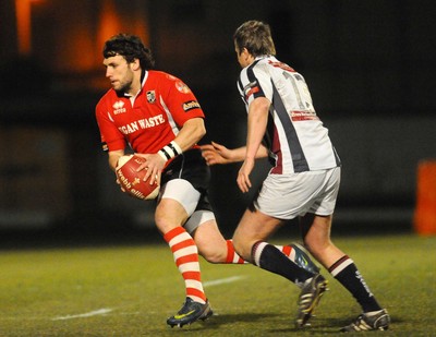 12.03.10 - Principality Premiership Rugby, Swansea v Pontypridd Ponty's Gavin Dacy tries to get through 