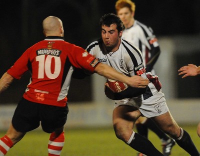 12.03.10 - Principality Premiership Rugby, Swansea v Pontypridd Swansea's Scott Baldwin looks for a way through 