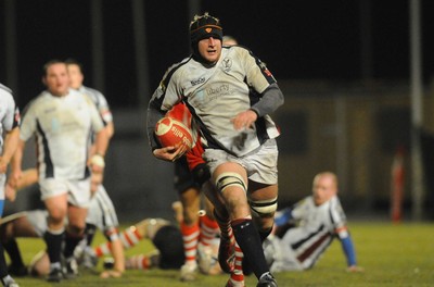 12.03.10 - Principality Premiership Rugby, Swansea v Pontypridd Swansea's Richard Kelly runs in on his way to score a try 