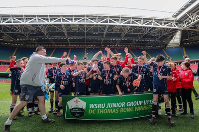 210324 - Swansea Valley v Mynydd Mawr - Welsh Schools Junior Group U11 DC Thomas Bowl Final - Mynydd Mawr celebrate winning the Bowl