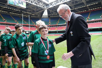 210324 - Swansea Valley v Mynydd Mawr - Welsh Schools Junior Group U11 DC Thomas Bowl Final - Players receive medals   