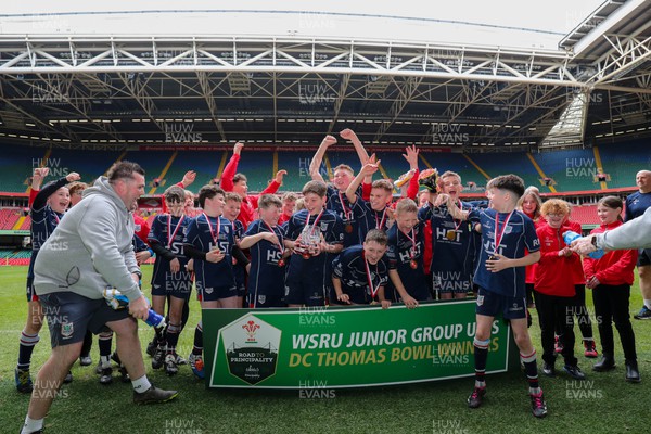 210324 - Swansea Valley v Mynydd Mawr - Welsh Schools Junior Group U11 DC Thomas Bowl Final - Mynydd Mawr celebrate winning the Bowl