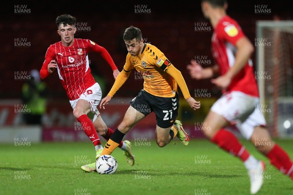 091121 - Swindon Town v Newport County, EFL Papa John's Trophy - Lewis Collins of Newport County charges forward