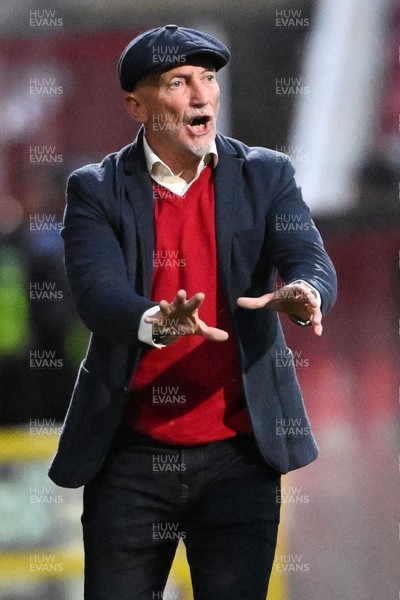 220926 - Swindon Town v Newport County - EFL Trophy -  Ian Holloway, Swindon Manager