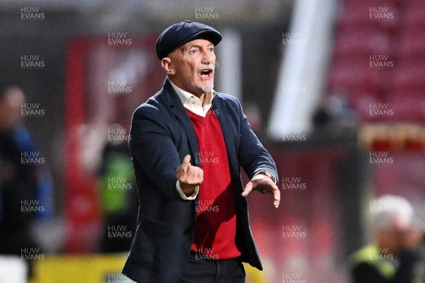220926 - Swindon Town v Newport County - EFL Trophy -  Ian Holloway, Swindon Manager