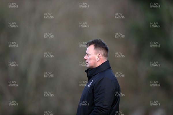 201225 - Taffs Well v Pentyrch - Admiral National League 2 East Central - Taffs Well Coach and former Wales international Matthew Rhys