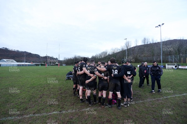 201225 - Taffs Well v Pentyrch - Admiral National League 2 East Central - Team huddle