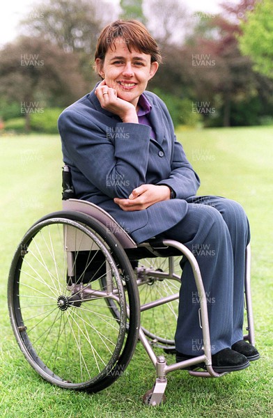 040500 - Paralympic world champion Tanni Grey-Thompson in Cardiff today at the launch of Independence Week