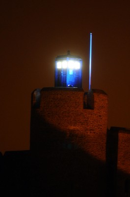 091209 - Doctor Who Filming - Local people in Caerphilly were stunned last night (Tues) when the 'Tardis' appeared on one of the towers at Caerphilly Castle in S Wales