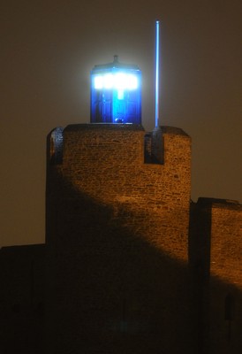 091209 - Doctor Who Filming - Local people in Caerphilly were stunned last night (Tues) when the 'Tardis' appeared on one of the towers at Caerphilly Castle in S Wales