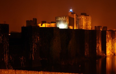 091209 - Doctor Who Filming - Local people in Caerphilly were stunned last night (Tues) when the 'Tardis' appeared on one of the towers at Caerphilly Castle in S Wales