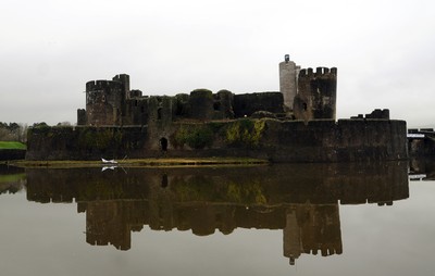 091209 - Doctor Who Filming - The Tardis sits on the tower at Caerphilly Castle, South Wales