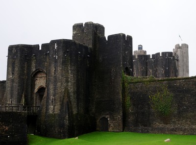 091209 - Doctor Who Filming - The Tardis sits on the tower at Caerphilly Castle, South Wales