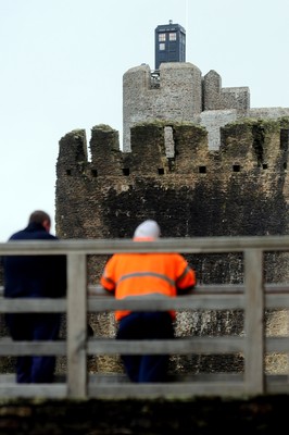 091209 - Doctor Who Filming - The Tardis sits on the tower at Caerphilly Castle, South Wales